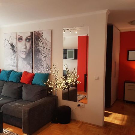 Rajiceva 5- Apartman Sa Prostranom Terasom I Garaznim Mestom Kragujevac Exteriör bild