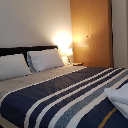 Rajiceva 5- Apartman Sa Prostranom Terasom I Garaznim Mestom Kragujevac Exteriör bild