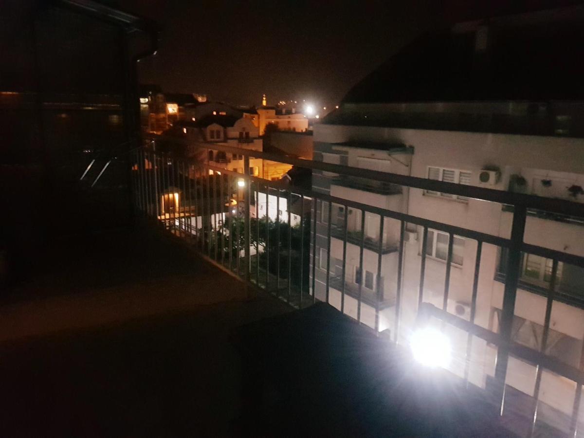 Rajiceva 5- Apartman Sa Prostranom Terasom I Garaznim Mestom Kragujevac Exteriör bild