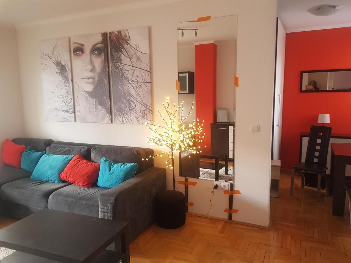 Rajiceva 5- Apartman Sa Prostranom Terasom I Garaznim Mestom Kragujevac Exteriör bild